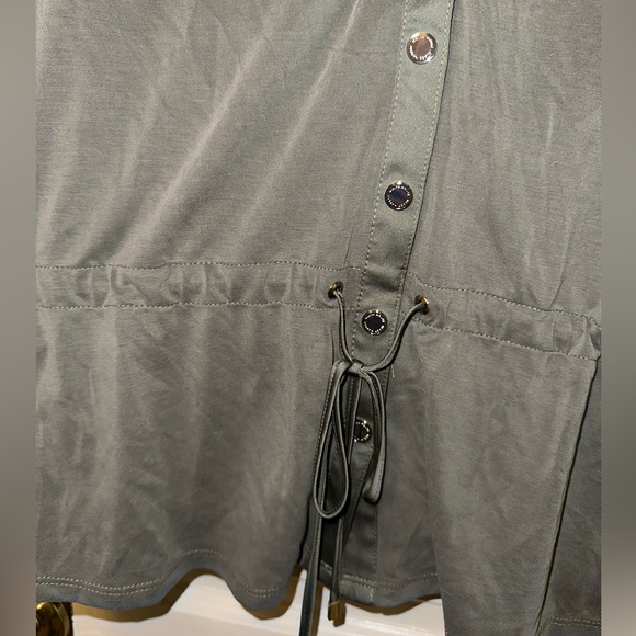 Olive green WHBM blouse - Picture 5 of 5